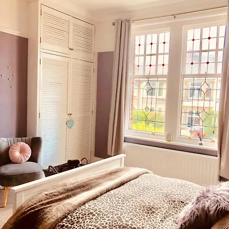 Stunning Coastal Retreat Whitley Bay Sleeps 9 Apartment Exterior photo